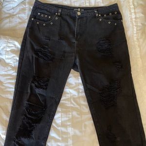 Distressed boyfriend jeans
